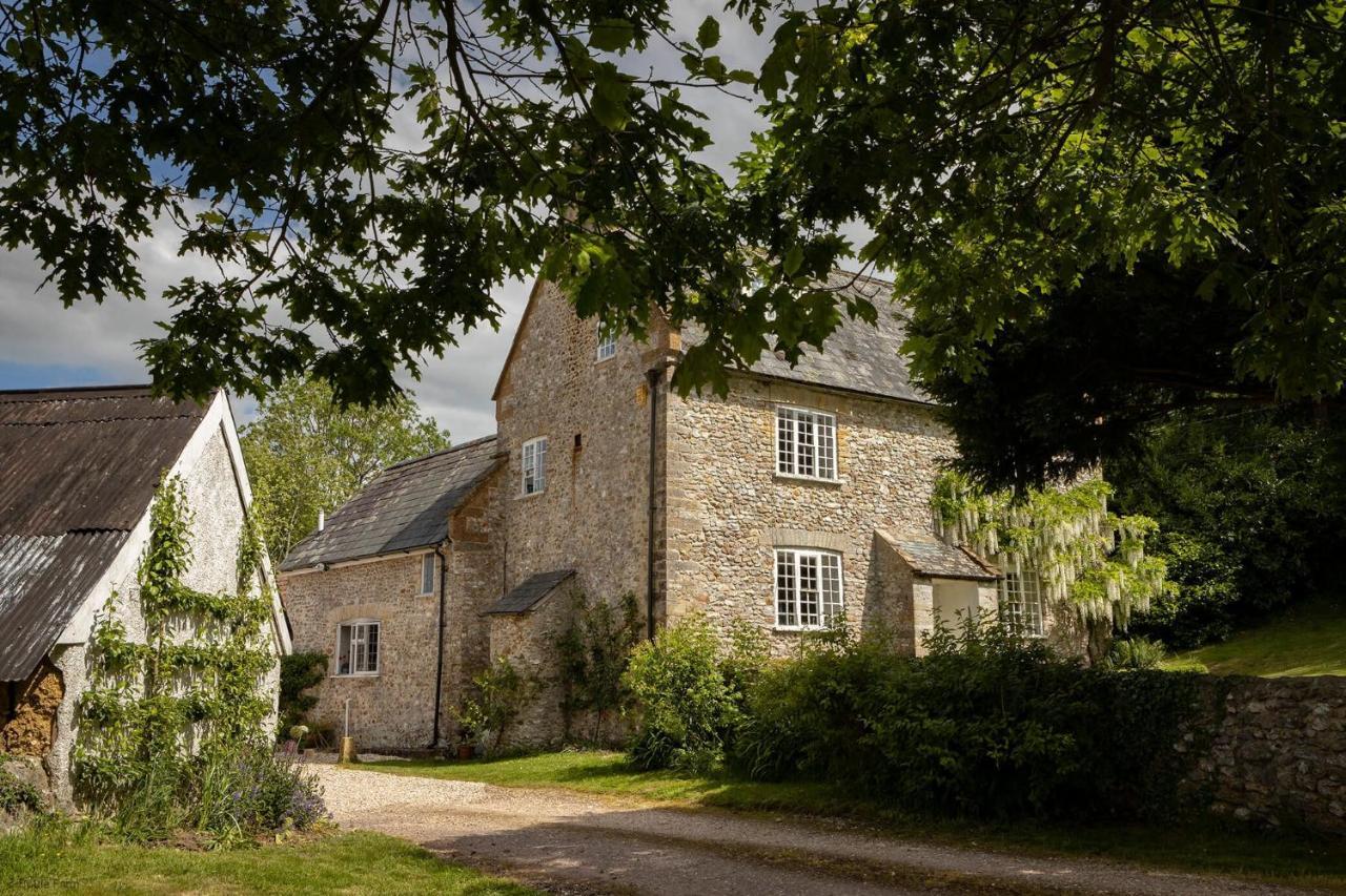 Horseshoe Barn Axminster Esterno foto